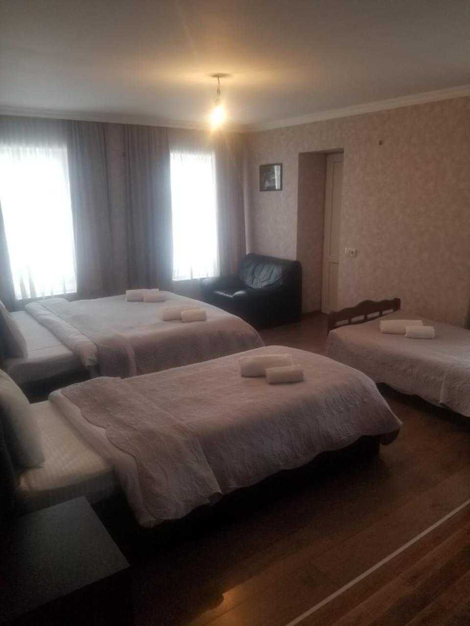 Guesthouse Ori Beli In Местия Екстериор снимка