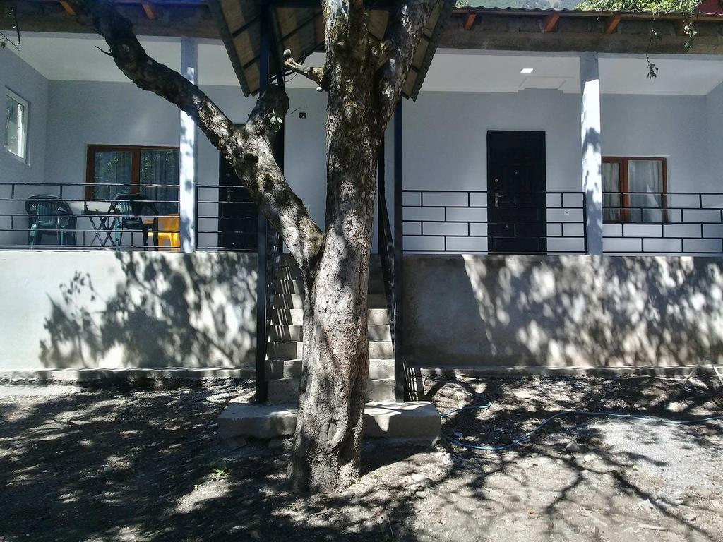 Guesthouse Ori Beli In Местия Екстериор снимка