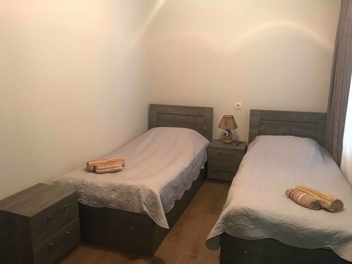 Guesthouse Ori Beli In Местия Екстериор снимка