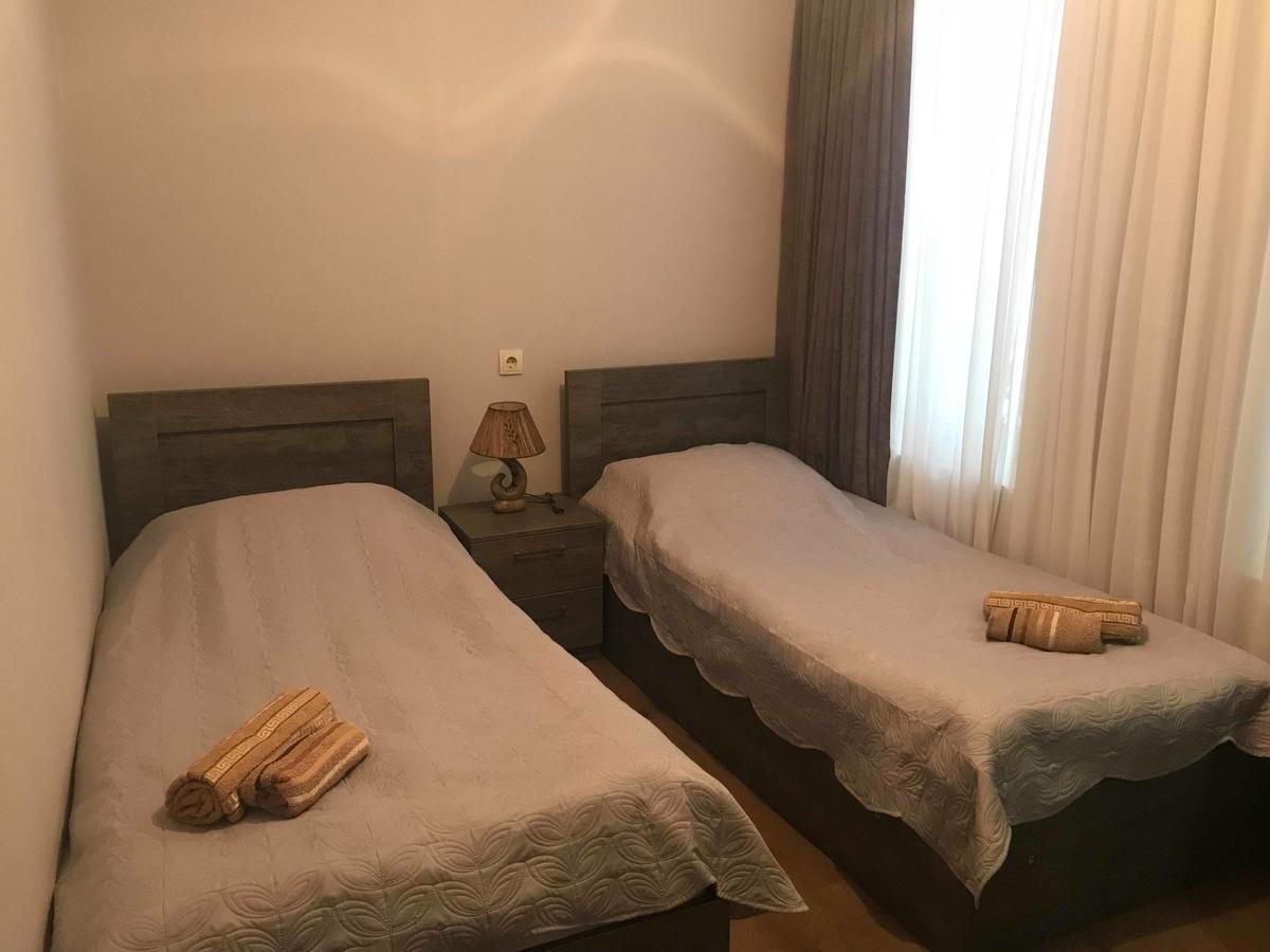 Guesthouse Ori Beli In Местия Екстериор снимка