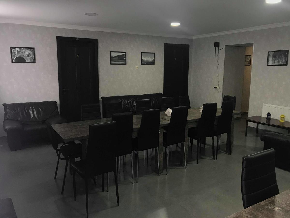 Guesthouse Ori Beli In Местия Екстериор снимка